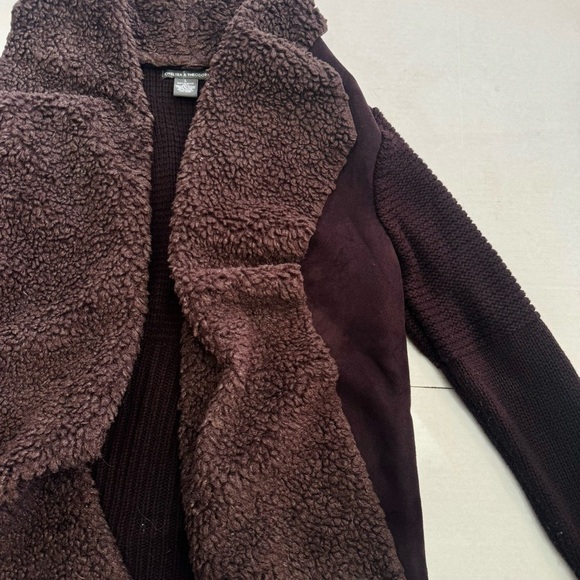 Chelsea & Theodore faux suede sherpa sweater - Picture 5 of 7